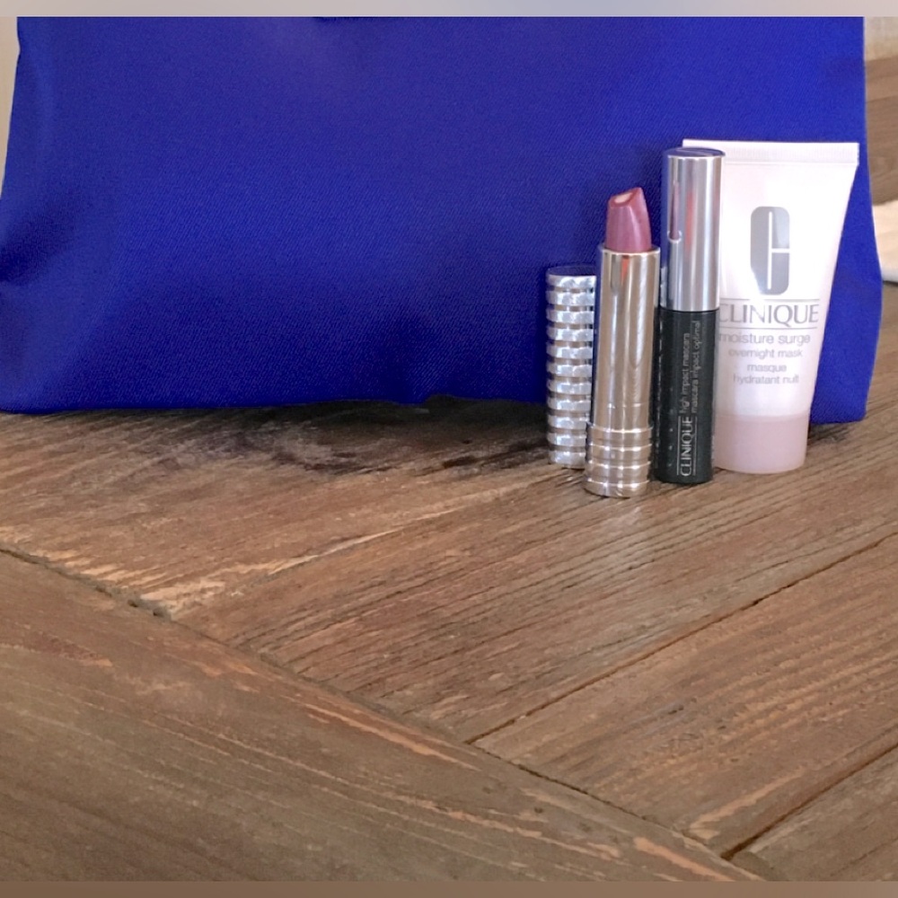 Clinique Lipstick Mascara and Mask Set with Cosmetics Bag